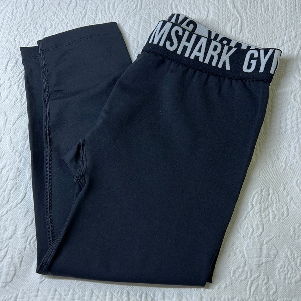 ⭐️Gymshark Capri leggings yoga running workout size medium nwot